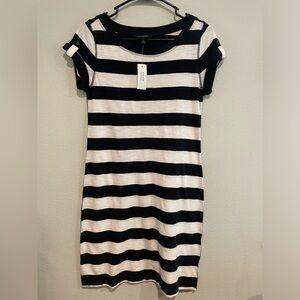 Banana Republic NWT Navy & White Stripe Tee Shirt Dress. Size XS